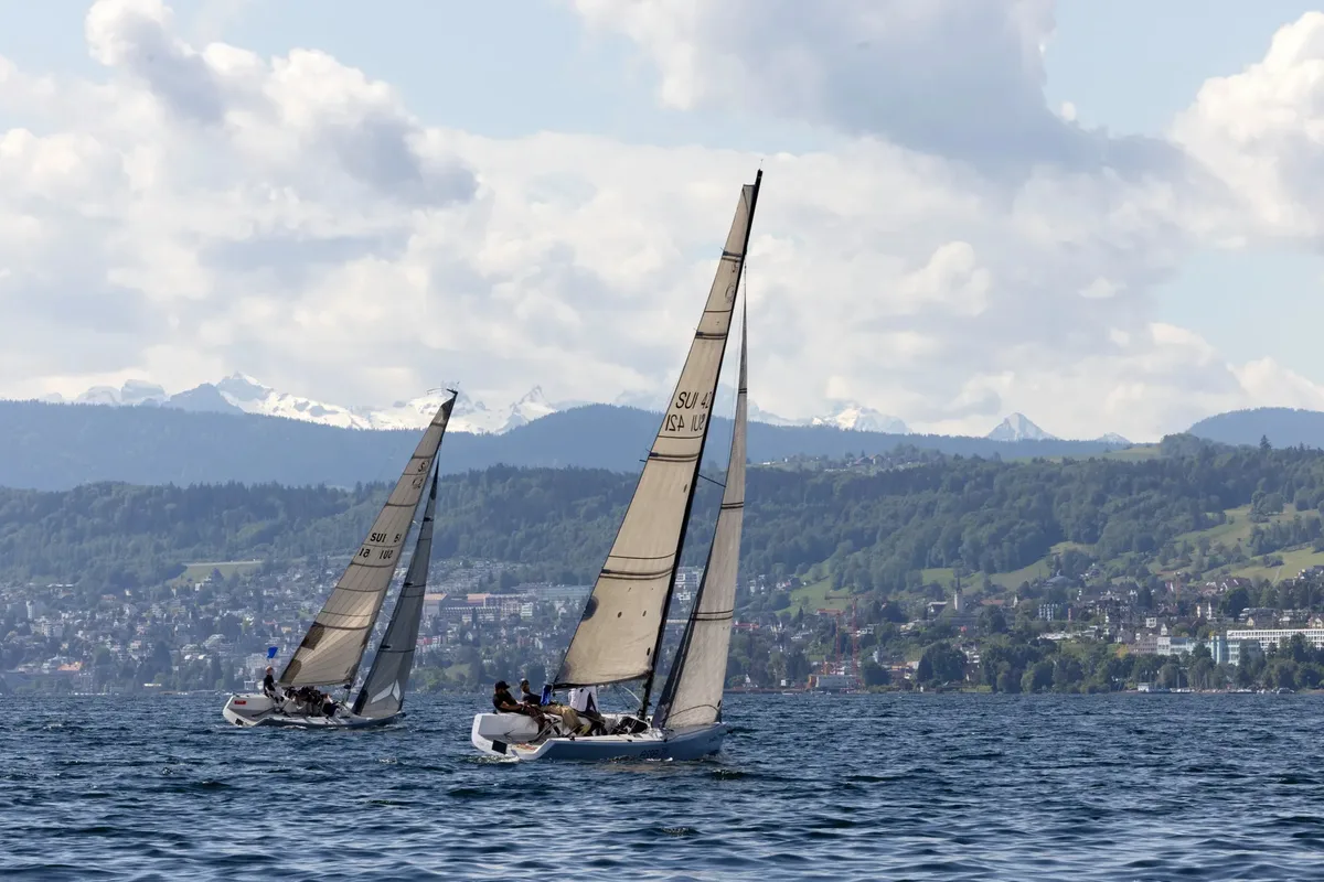 Die Reinigung und Einwasserung von Schiffen rückt mit der Entdeckung der Quaggamuschel im Zürichsee stark in den Fokus. Die Reinigung und Einwasserung von Schiffen rückt mit der Entdeckung der Quaggamuschel im Zürichsee stark in den Fokus.