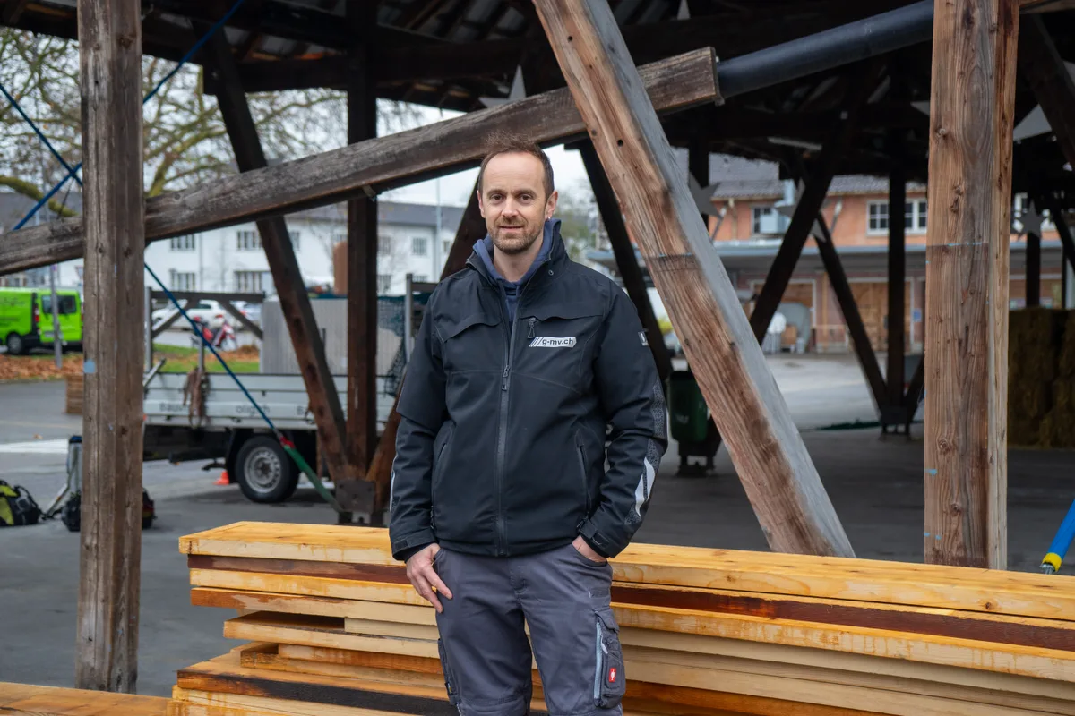 Josua Graf hat mit drei anderen Kollegen das Winter-Zelt in Uster ins Leben gerufen. Josua Graf hat mit drei anderen Kollegen das Winter-Zelt in Uster ins Leben gerufen.
