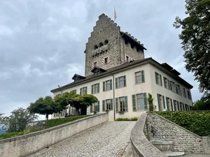 Wirkt wie ein Magnet auf Flurina: das Schloss Uster. Wirkt wie ein Magnet auf Flurina: das Schloss Uster.