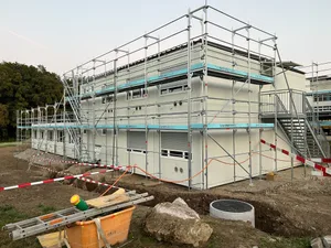 Diese Bilder wurden am 2. Oktober 2023 abends gemacht. Die Gemeinde Maur setzt bei den Unterkünften für Asylsuchende auf diesen gebrauchten Container. Der Standort ist bei der Industrie Ebmatingen. Diese Bilder wurden am 2. Oktober 2023 abends gemacht. Die Gemeinde Maur setzt bei den Unterkünften für Asylsuchende auf diesen gebrauchten Container. Der Standort ist bei der Industrie Ebmatingen.
