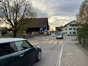 23588327-4 Der Kanton plant im Maurmer Dorfzentrum eine 30er-Strecke, auf der Fällanden-, der Zürich- und der Rellikonstrasse.