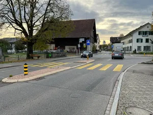23428159-4 Der Kanton plant im Maurmer Dorfzentrum eine 30er-Strecke, auf der Fällanden-, der Zürich- und der Rellikonstrasse.