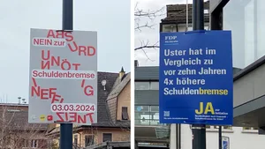 23557472-5 Zwei Plakate zur Schuldenbremse - Pro und Kontra beleuchtet.
