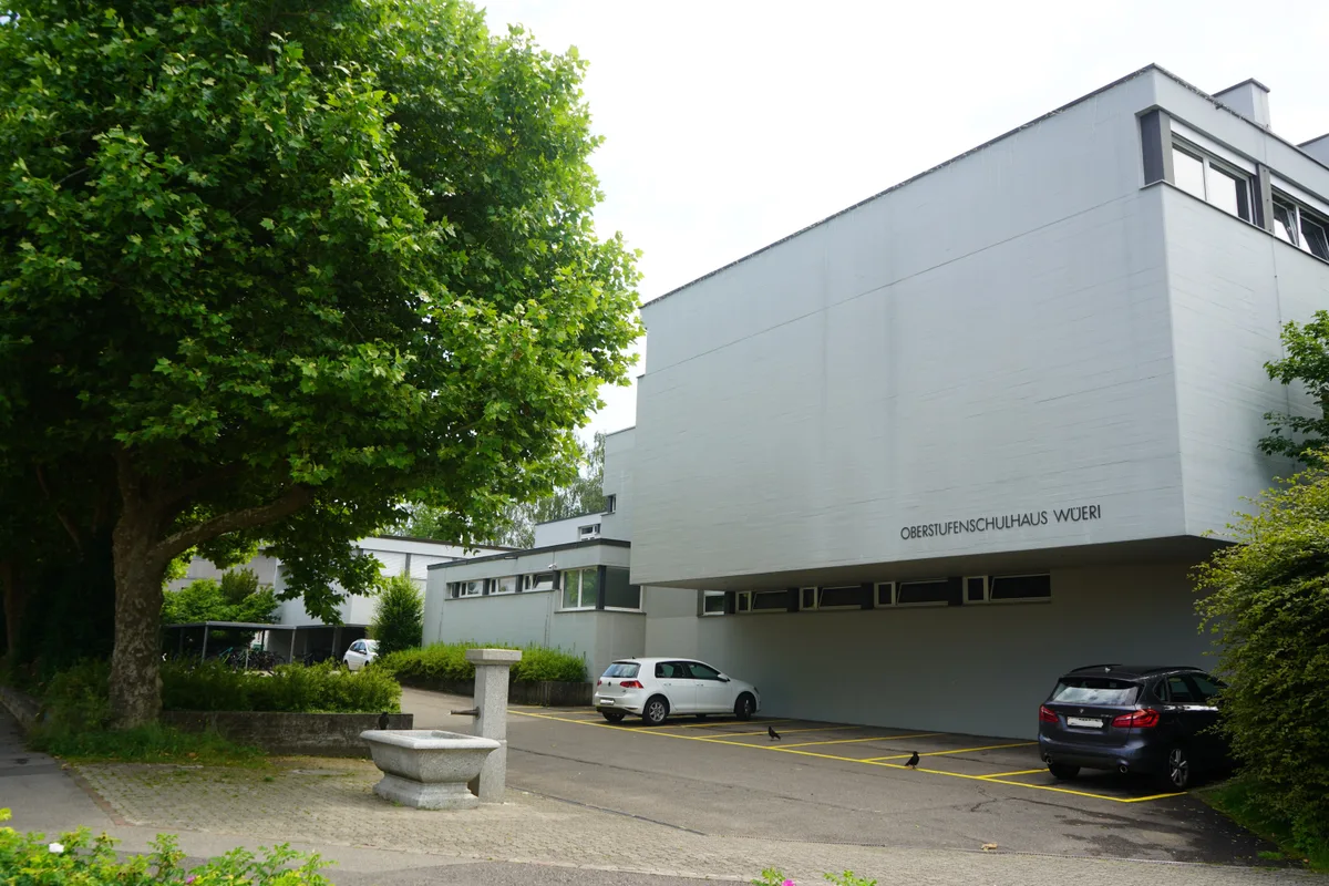 Die Oberstufenschule Wüeri in Nänikon.