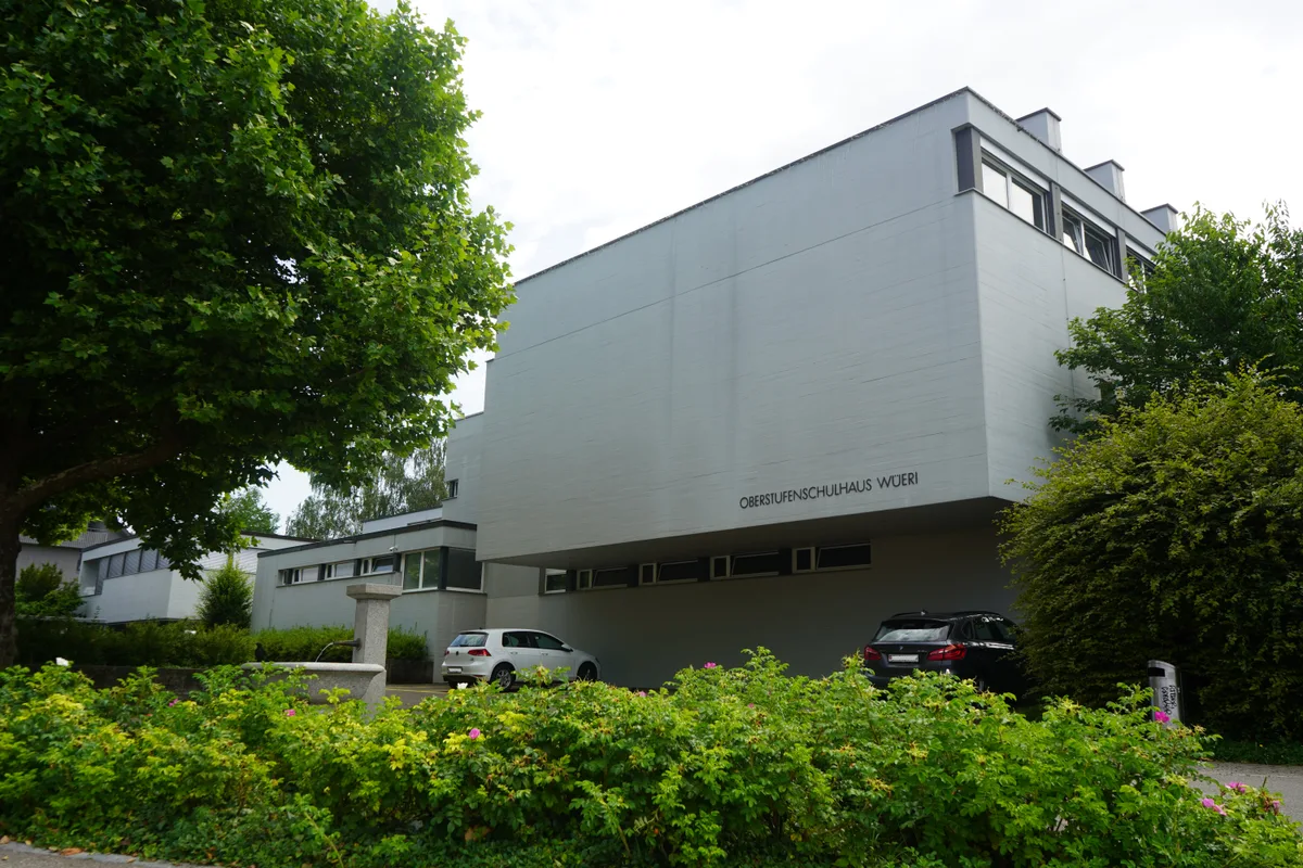 Die Oberstufenschule Wüeri in Nänikon.