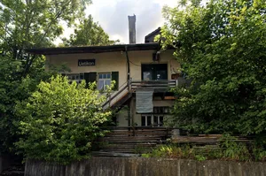 Das Haus mit fünf Zimmern und zwei Badezimmern kommt Ende Jahr unter den Hammer. Das Haus mit fünf Zimmern und zwei Badezimmern kommt Ende Jahr unter den Hammer.