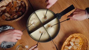 27642176-3 Ein Fondue, vier Varianten