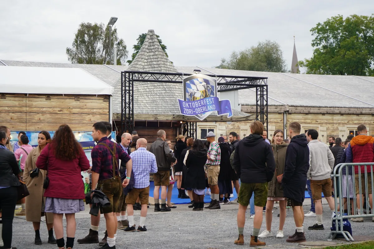 Das Oktoberfest Züri-Oberland zog auch dieses Jahr wieder Hunderte Feierlustige nach Uster.