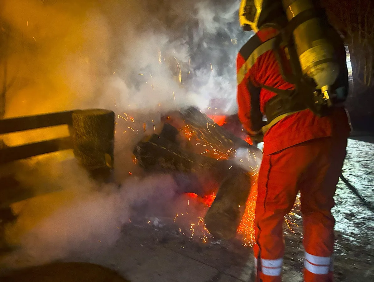 28801592-1 Die Feuerwehr konnte grössere Schäden verhindern.