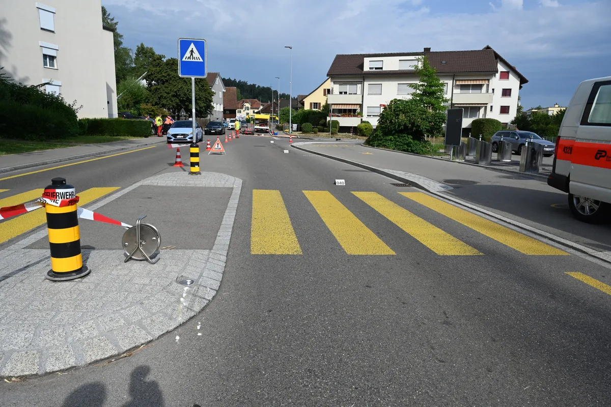 Diese Mittelinsel in Fällanden wurde dem Motorradfahrer zum Verhängnis. Diese Mittelinsel in Fällanden wurde dem Motorradfahrer zum Verhängnis.