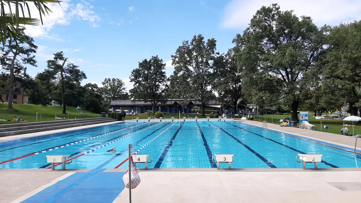 31190162-3 Freibad Badi Oberdorf in Dübendorf
Symbolbild Themenbild