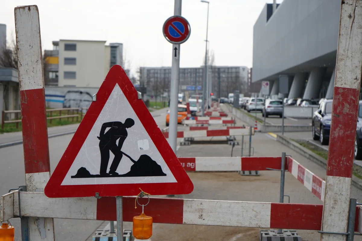 Baumfällaktion an der Giessenstrasse in Dübendorf