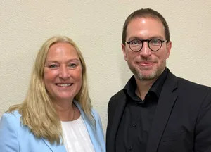 Die GLP kämpft für zwei Sitze im Ustermer Stadtrat: Mit Beatrice Caviezel (bisher) und Daniel Frei (neu). Die GLP kämpft für zwei Sitze im Ustermer Stadtrat: Mit Beatrice Caviezel (bisher) und Daniel Frei (neu).