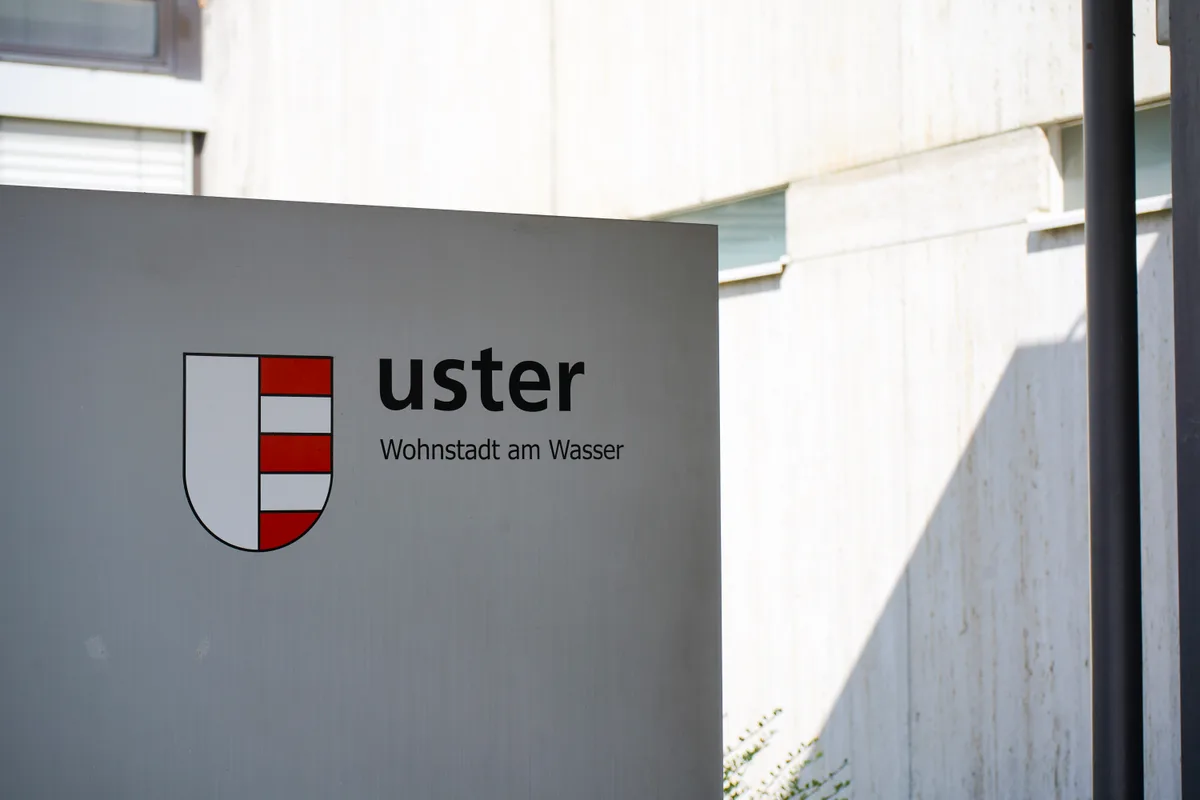 Am Anfang waren aufgeteilte Rechnungen, nun steht der Gesamtstadtrat in der Kritik: In Uster ist einiges los. 