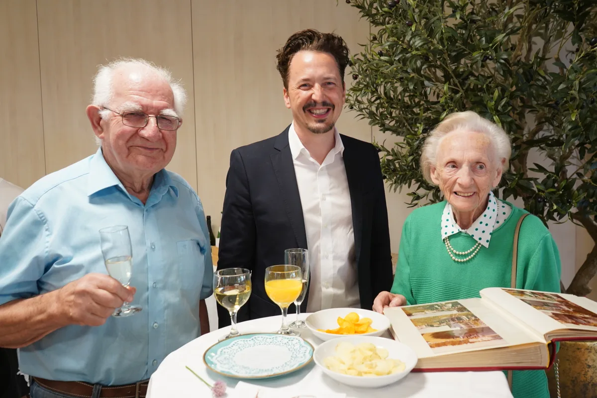 Premiere des Films "Der Zeit vor aus" in der Zollingerstiftung.