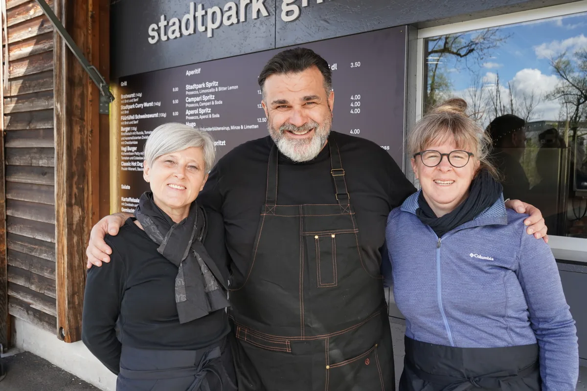 Aprilwetter im Stadtparkcafé in Uster