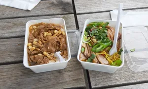 12578103-5 Foodtruck in Dübendorf Serie Wan Wan