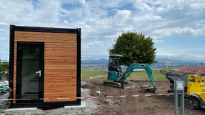 21252625-2 Noch wird am neuen Food-Container des FC Maur gebaut.