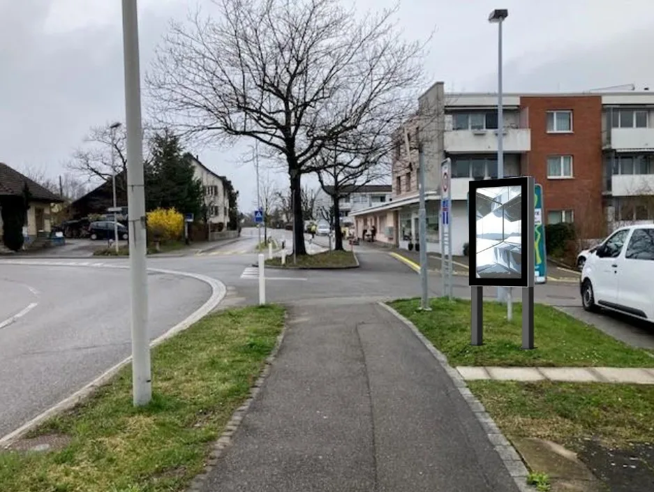24208899-1 Diese Fotomontage zeigt, wo die digitale Infotafel in Binz ungefähr stehen wird.