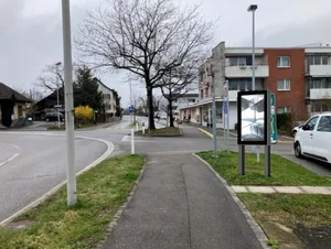 24208899-1 Diese Fotomontage zeigt, wo die digitale Infotafel in Binz ungefähr stehen wird.