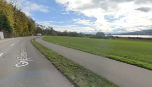 Auf dem Fuss- und Veloweg an der Greifenseestrasse begegnen sich ganz unterschiedliche Verkehrsteilnehmende. Auf dem Fuss- und Veloweg an der Greifenseestrasse begegnen sich ganz unterschiedliche Verkehrsteilnehmende.