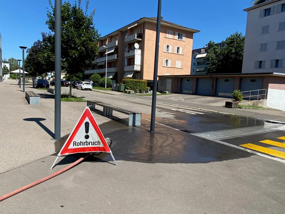 Die Wasserleitungen wurden durchgespült. Die Wasserleitungen wurden durchgespült.