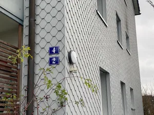 Die Siedlung Schwizerberg liegt an der Heusser-Haub-Strasse in Uster, unterhalb dem Rebberg. Die Siedlung Schwizerberg liegt an der Heusser-Haub-Strasse in Uster, unterhalb dem Rebberg.
