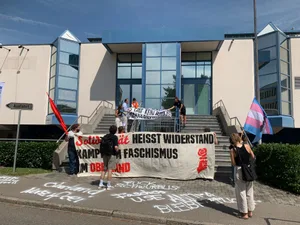 21351069-1 Juso Protest Pasadena Volketswil