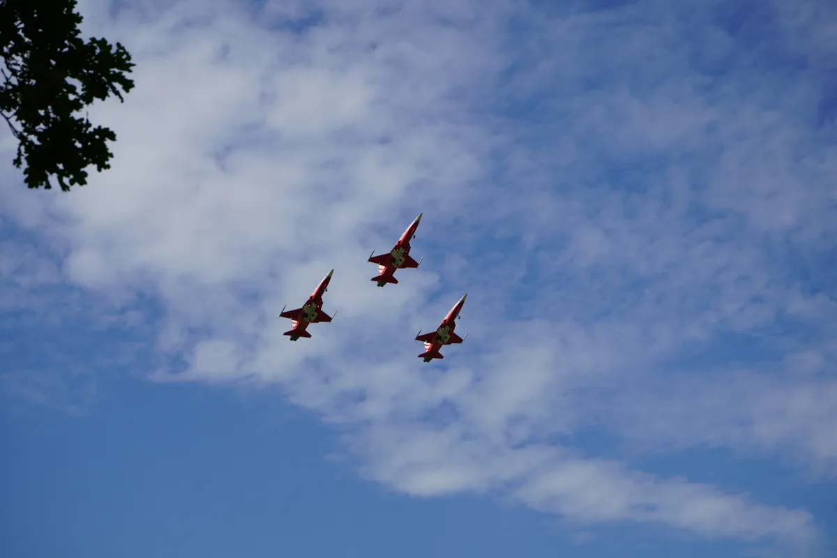 Kampfjets starten in Duebendorf