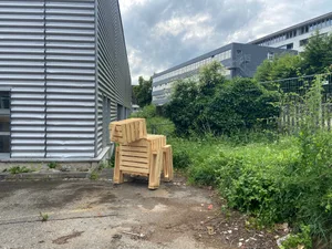 Dieses Jahr findet das Hinterhalt-Festival auf dem Lenzlinger-Areal statt. Dieses Jahr findet das Hinterhalt-Festival auf dem Lenzlinger-Areal statt.