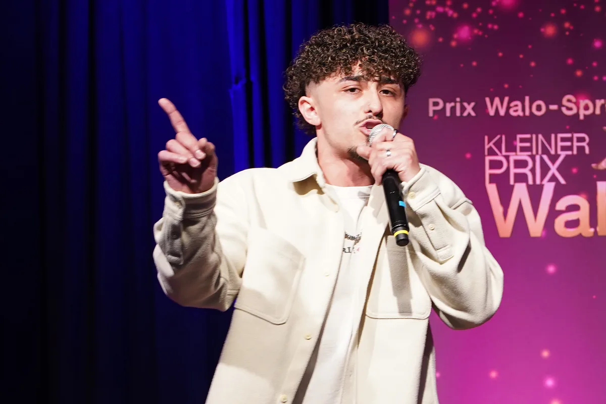 Der Wangemer Rapper Nerø am Prix-Walo-Sprungbrett. Der Wangemer Rapper Nerø am Prix-Walo-Sprungbrett.