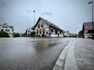 An der Kreuzung in Nossikon gilt ab sofort Tempo 30. An der Kreuzung in Nossikon gilt ab sofort Tempo 30.