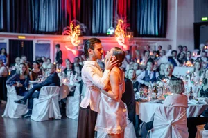 Die Tanzshow von Catherine Pisarenko und Tristan Geiger begeisterte am Neujahesball in Uster. Die Tanzshow von Catherine Pisarenko und Tristan Geiger begeisterte am Neujahesball in Uster.