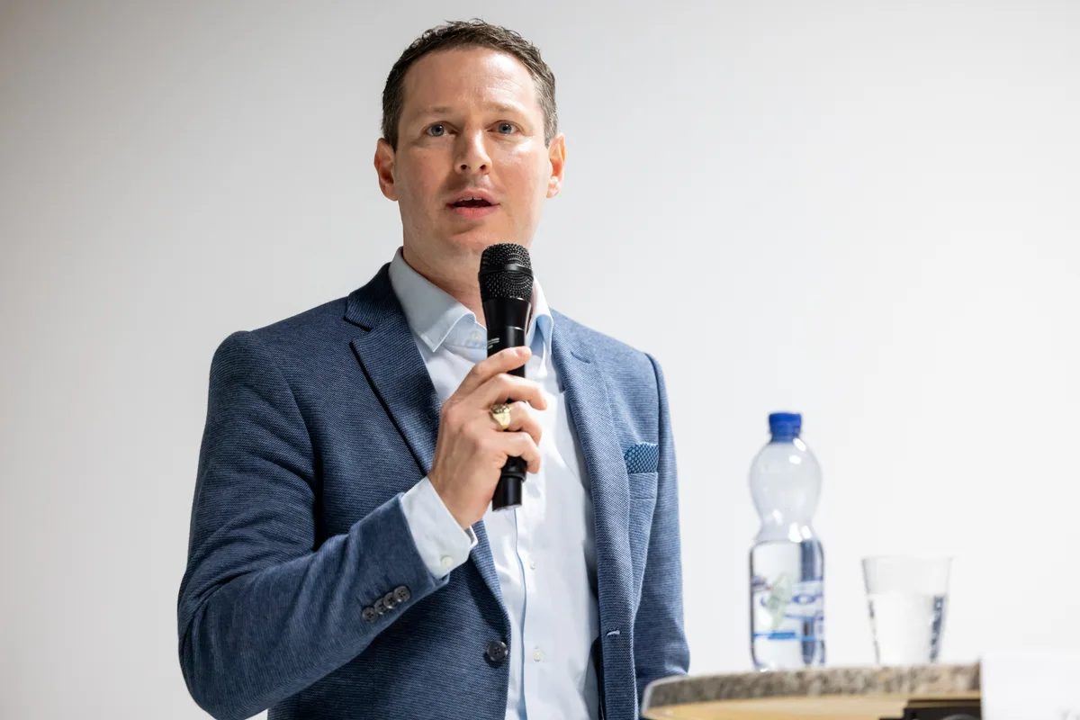 Yves Krismer, Schulpräsident Volketswil, verlässt die Schulpflege nach neun Jahren.
