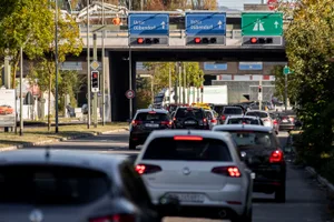10694140-2 Autobahnausfahrt bzw. Einfahrt an der Überlandstrasse
