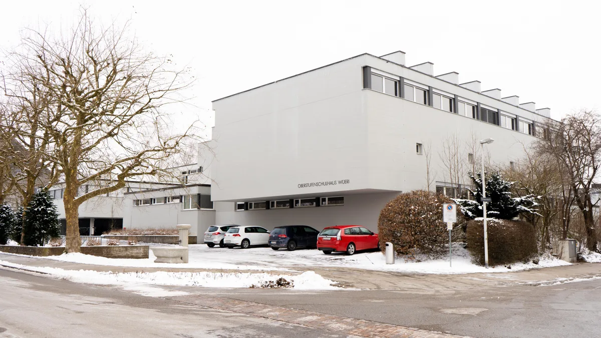 11182828-4 Schulhaus Wüeri