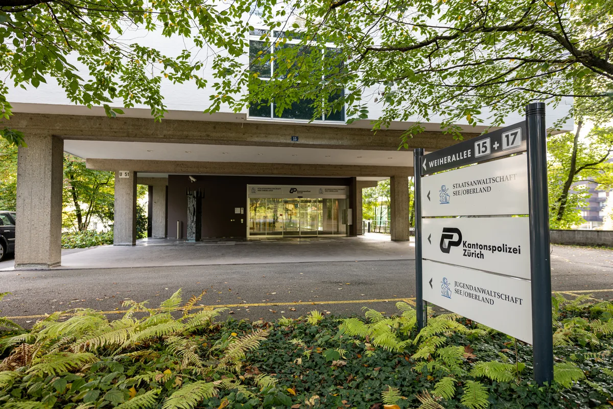Sowohl der Gemeinderat als auch der Stadtrat haben Strafanzeige erstattet – diese dürften voraussichtlich von der Staatsanwaltschaft See/Oberland mit Sitz in Uster geprüft werden.