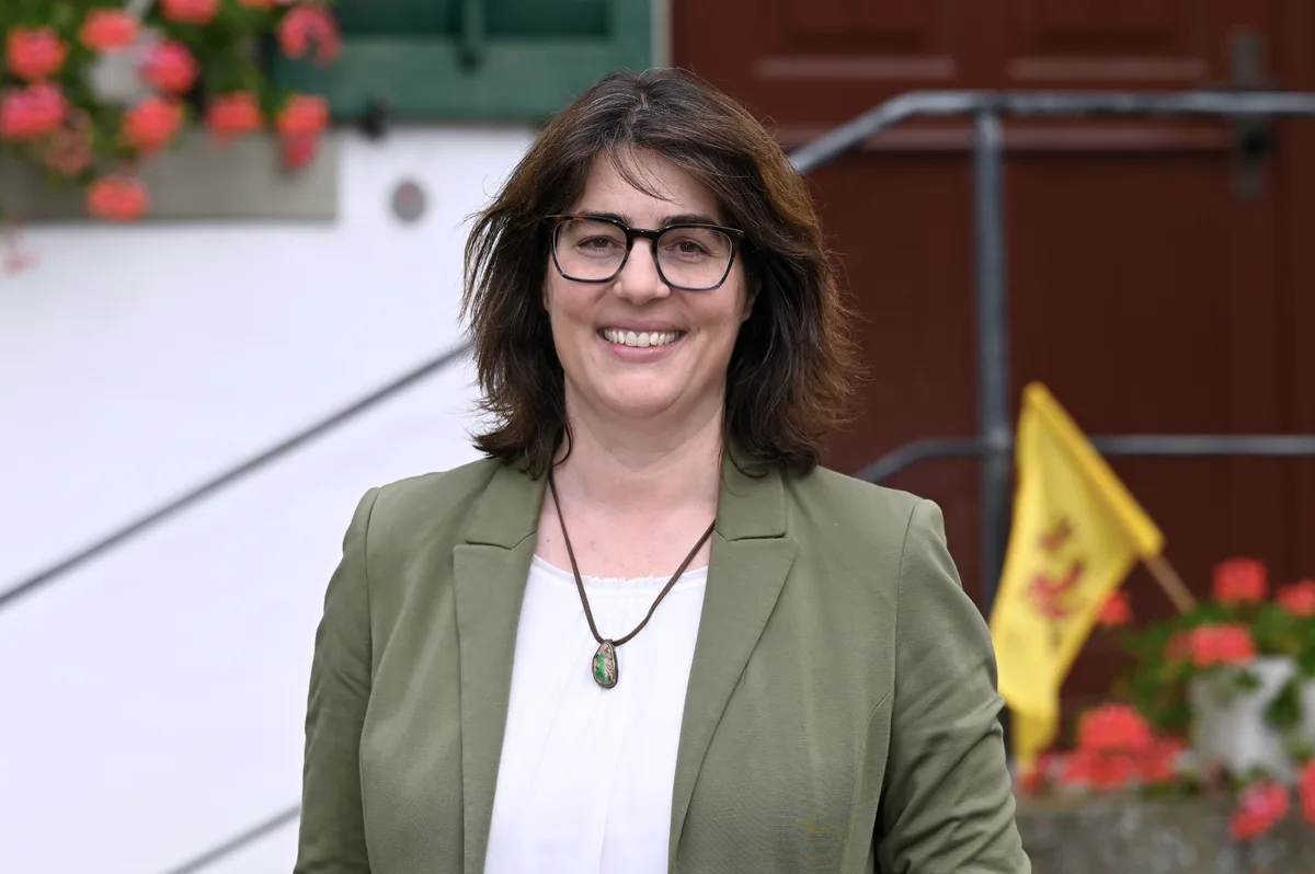 Im Interview spricht Monika Keller über politische Ambitionen und die Bedeutung des Dialogs. Im Interview spricht Monika Keller über politische Ambitionen und die Bedeutung des Dialogs.