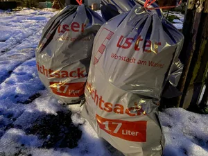 Ein Luxusgut ist er noch nicht, der Gebührensack in Uster. Aber die Abfallgebühren in Uster steigen weiter an. Ein Luxusgut ist er noch nicht, der Gebührensack in Uster. Aber die Abfallgebühren in Uster steigen weiter an.