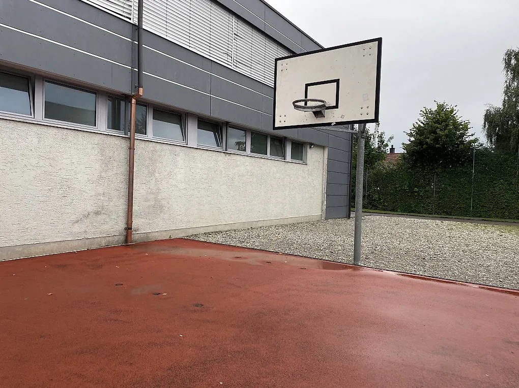 Der Korb fehlt zwar, aber funktioniert für ein Spiel unter Freunden - oder Feinden - auch so. Der Korb fehlt zwar, aber funktioniert für ein Spiel unter Freunden - oder Feinden - auch so.