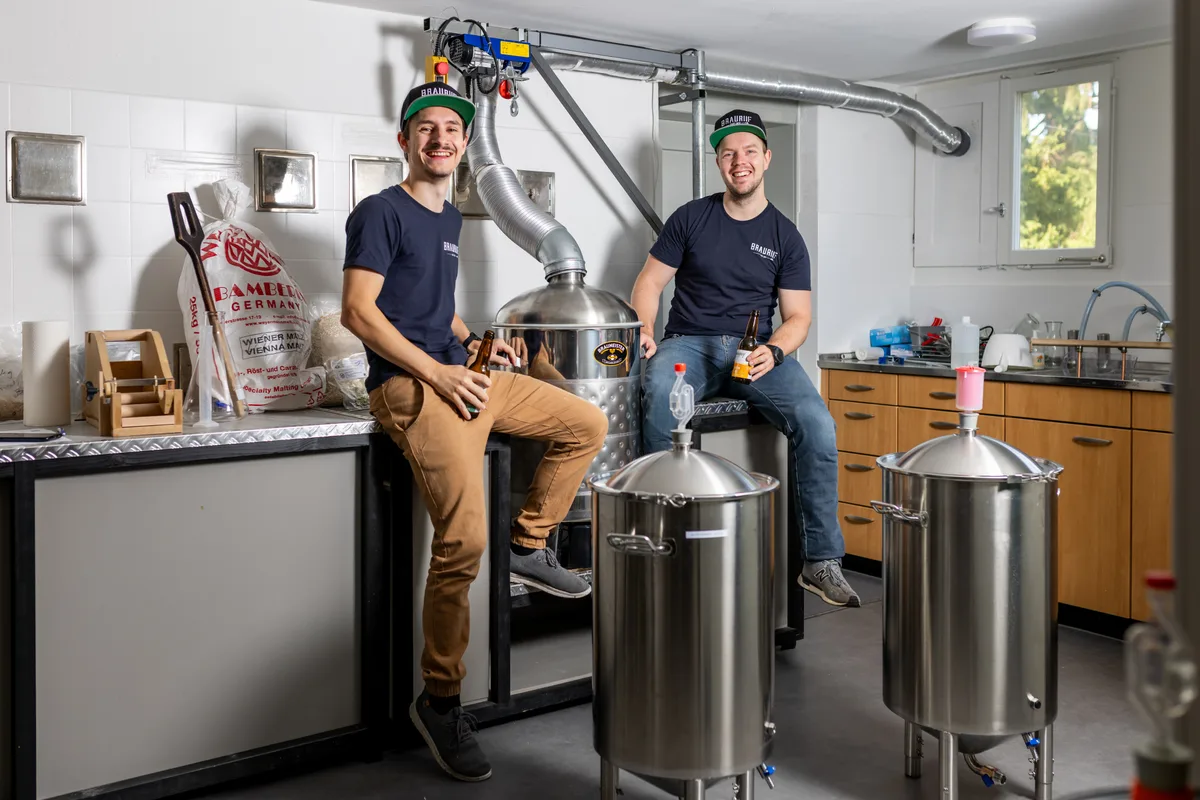 Brauerei Brauriif mit Vince Engel (Bluejeans) und Matthias Kienast. Brauerei Brauriif mit Vince Engel (Bluejeans) und Matthias Kienast.
