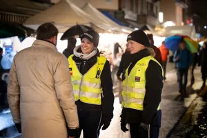 22724777-2 Dialogteam der Stadtpolizei Uster am Ustermärt 2023