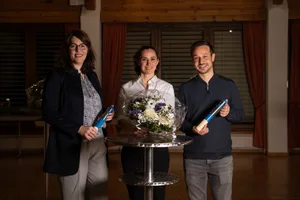 Die drei Gewählten vlnr:
Monika Keller, Raffaela Fehr und Simon Vlk Die drei Gewählten vlnr:
Monika Keller, Raffaela Fehr und Simon Vlk