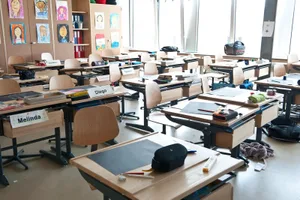 Aufgrund der Grippewelle fehlen in den Schulen momentan viele Kinder für längere Zeit. Aufgrund der Grippewelle fehlen in den Schulen momentan viele Kinder für längere Zeit.