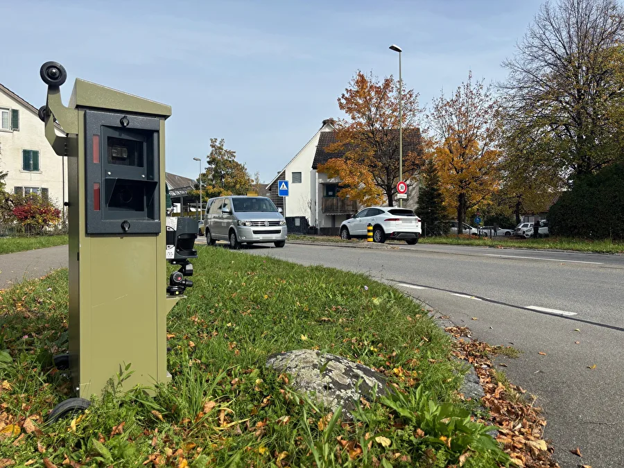 27838812-1 In Riedikon galt: wer zu schnell fährt, wird geblitzt.