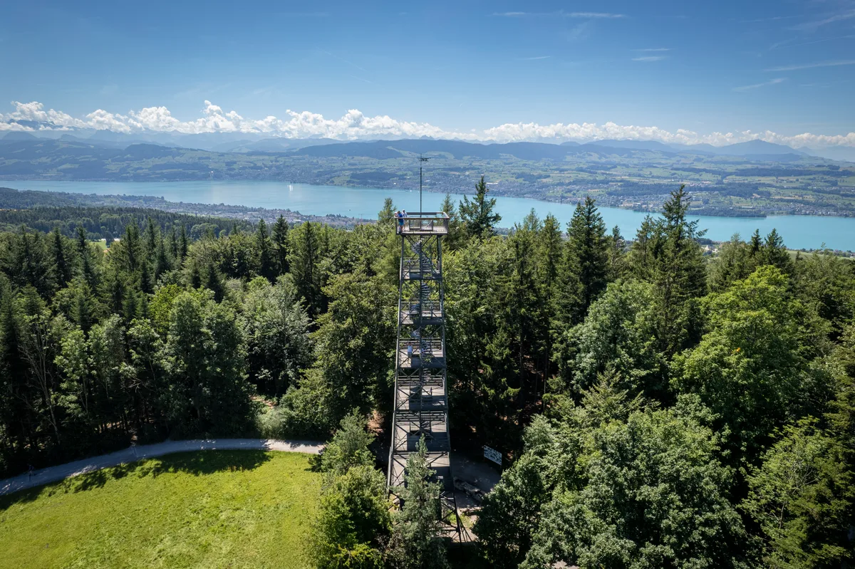 Der Hochwachtturm auf dem Pfannenstiel wird ab dem 5. Mai für zwei Monate saniert – und bleibt gesperrt. Der Hochwachtturm auf dem Pfannenstiel wird ab dem 5. Mai für zwei Monate saniert – und bleibt gesperrt.