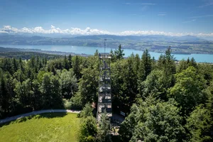 Der Hochwachtturm auf dem Pfannenstiel wird ab dem 5. Mai für zwei Monate saniert – und bleibt gesperrt. Der Hochwachtturm auf dem Pfannenstiel wird ab dem 5. Mai für zwei Monate saniert – und bleibt gesperrt.