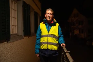 11156418-6 Lukas Schuler leitet den Nachtspaziergang