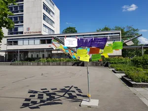 12369811-2 Das Ustermer Stadthaus im Sommer.