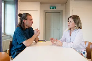 Streitgespräch Tobias Ulrich (Grüne) und Yevgeniya Frei (Mitte)
5.6.2023 Streitgespräch Tobias Ulrich (Grüne) und Yevgeniya Frei (Mitte)
5.6.2023